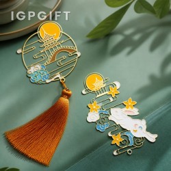 จันทร์กลางฟ้าตราสารโลหะสร้างสรรค์